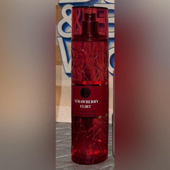 NEW B&BW Strawberry Flirt Fragrance 8 oz, full size - Picture 2 of 3
